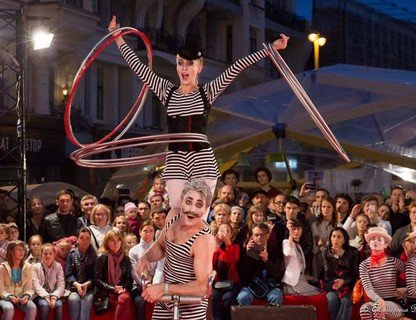 Уличное представление «Антикварный цирк»