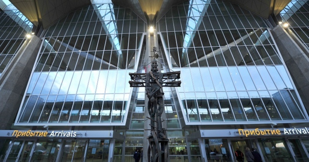 Из-за \"заминирования\" аэропорта \"Пулково\" задерживается рейс в ...