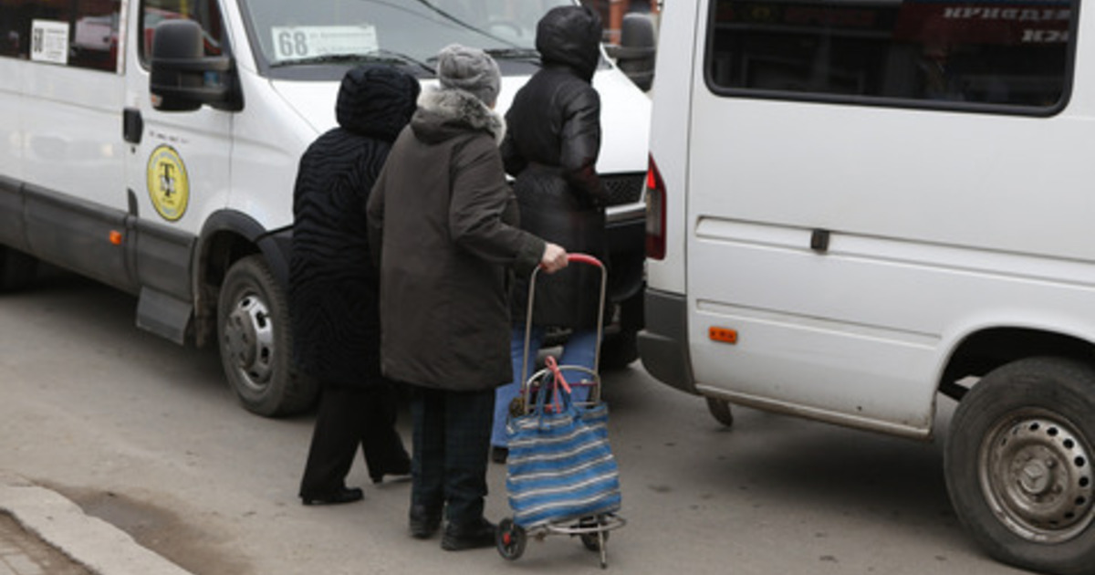 Трахнул пассажирку в машине