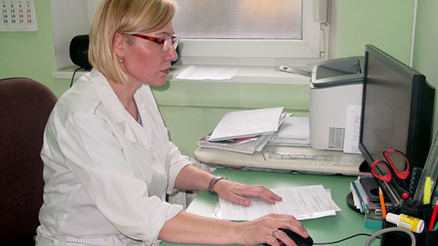Правительство: врачи калининградских поликлиник получили возможность записывать пациентов к онкологу 