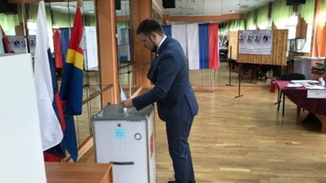 Кандидат в губернаторы от ЛДПР Мишин проголосовал в Немане