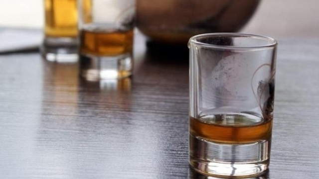 В Госдуме предложили сажать продавцов суррогатного алкоголя на срок до 20 лет
