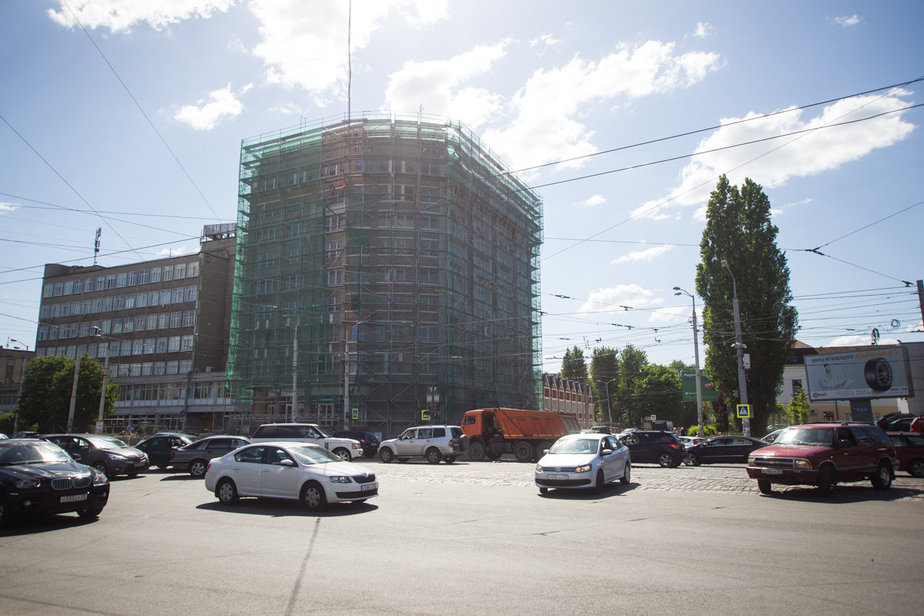 "Позорит город": в Калининграде архитектор предложила снести постройку у Дома быта