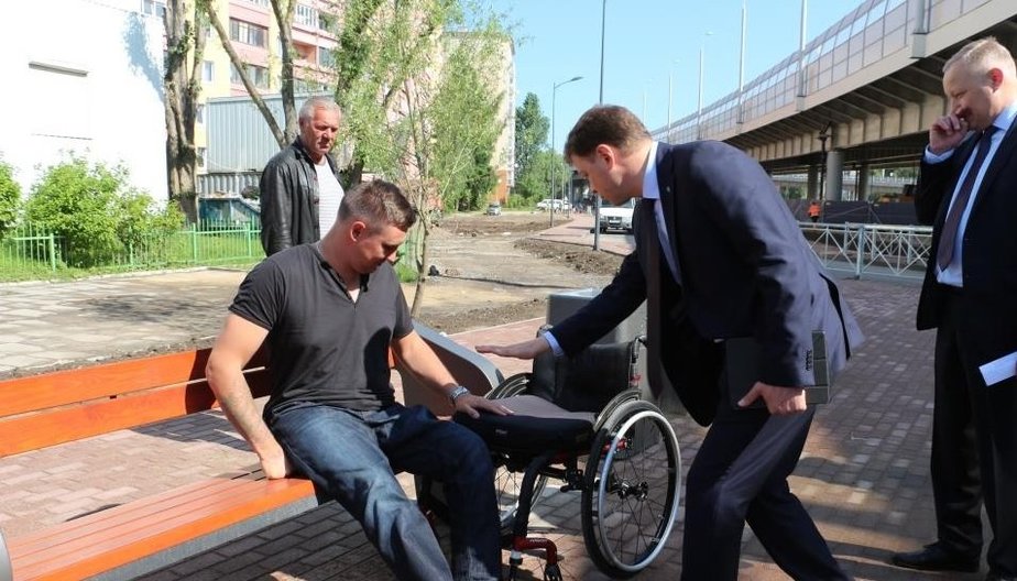 В Калининграде организация инвалидов проверила ул. Павлова на доступность колясочникам после ремонта