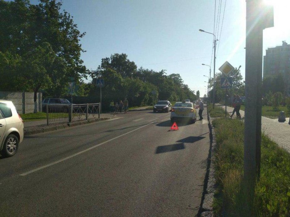 В Калининграде на пешеходном переходе на ул. Борзова сбили подростка