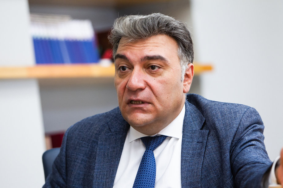 Как портится зрение и почему не стоит отбирать у ребёнка компьютер