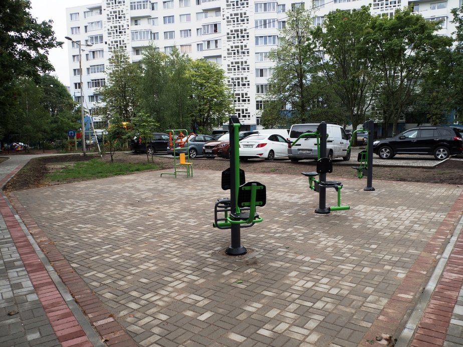 В Калининграде завершилось благоустройство одного из самых больших дворов