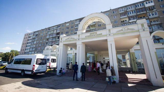 Опрос: треть читателей