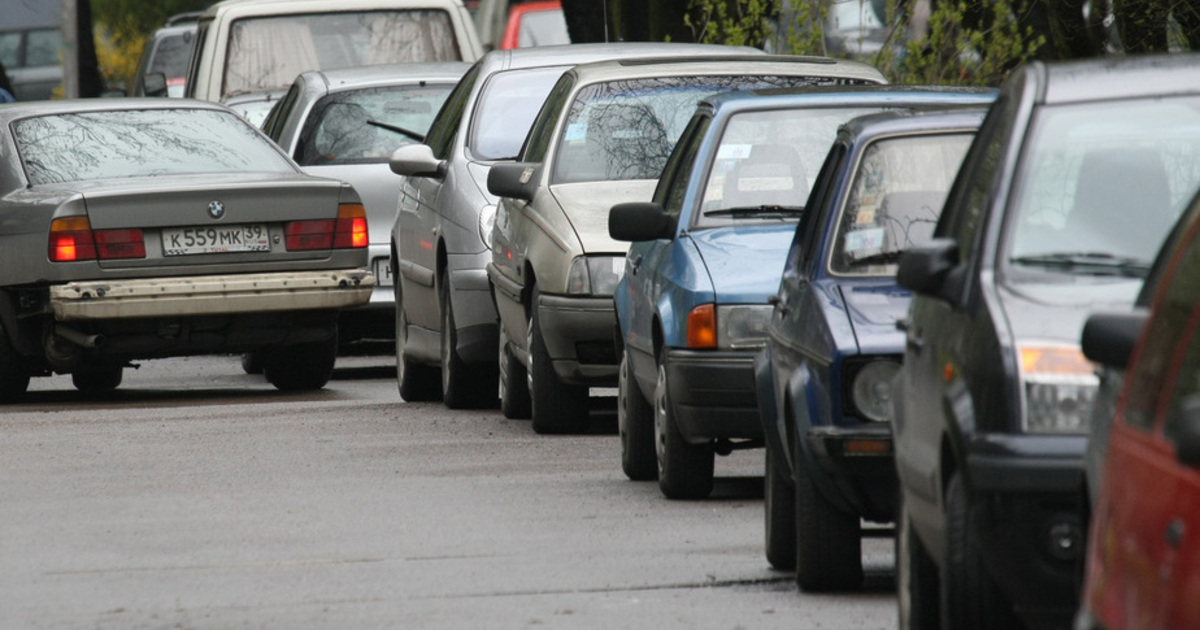 Большой поток автомобилей