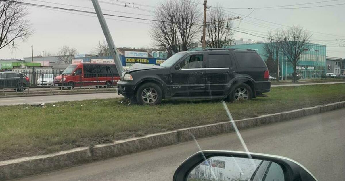 Урал врезался в машину