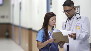 Китайские медики назвали главную ошибку врачей в Европе при лечении коронавируса