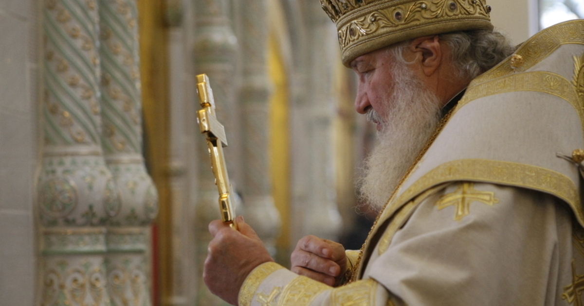 Почему отцами называют священников если у нас один отец небесный