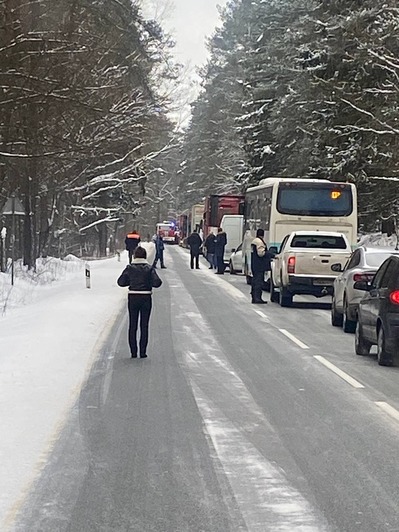 Перекрыта дорога фото