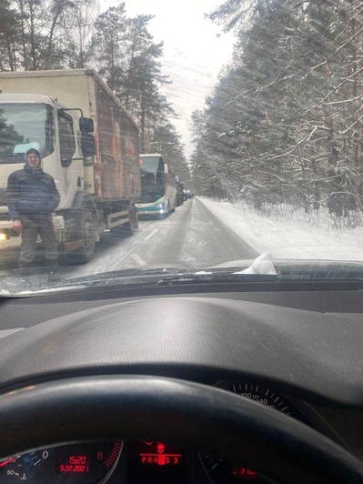 Машина греется на трассе