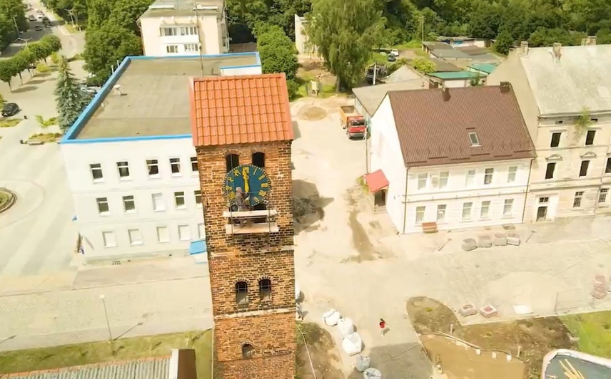 В Немане на башне средневекового замка Рагнит установили часы с боем (фото) - Новости Калининграда | Фото: Артём Поплавский