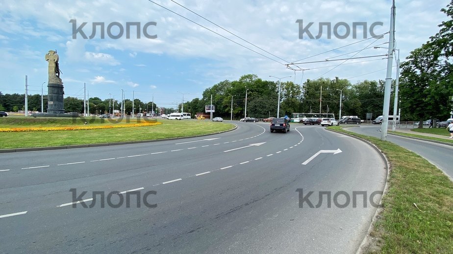 На площади Василевского изменилась схема движения - Новости Калининграда | Фото: Александр Подгорчук / «Клопс» На площади Василевского изменилась схема движения - Новости Калининграда | Фото: Александр Подгорчук / «Клопс»