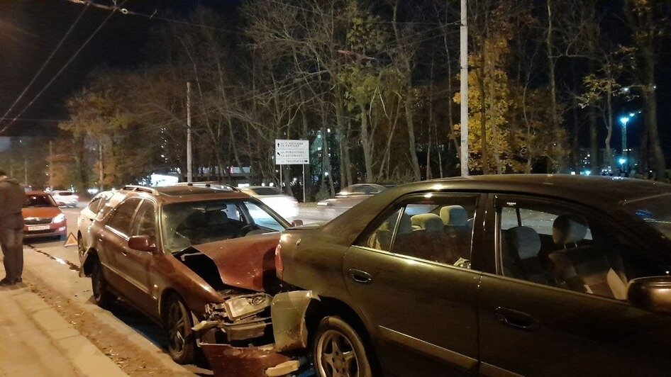 В Калининграде столкнулись четыре автомобиля, пропуская скорую - Новости Калининграда | Фото: Новгородцева Зоя