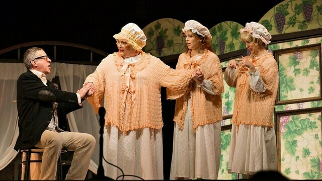 В драмтеатре покажут комедию «Супница, или кипящие страсти» с Ниной Усатовой и Андреем Ургантом
